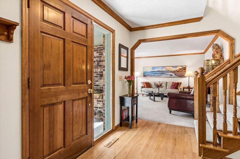 5950 Churchill St, Shoreview, MN 55126