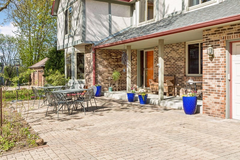 5950 Churchill St, Shoreview, MN 55126