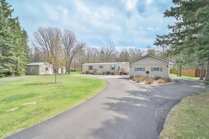 9188 Estate Cir, Brainerd, MN 56401