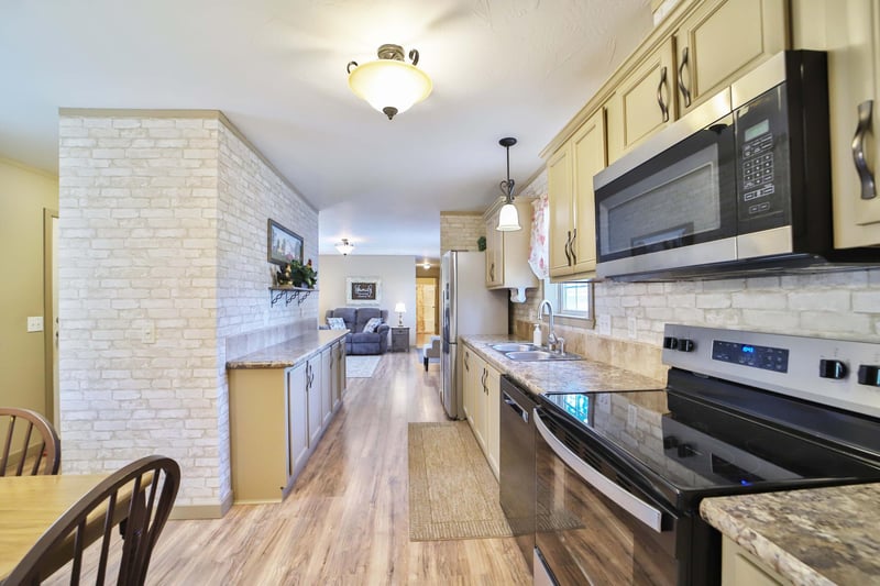 9188 Estate Cir, Brainerd, MN 56401