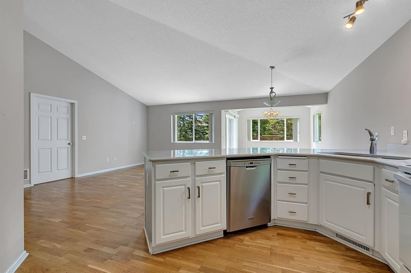 900 Golden Pond Ct, Buffalo, MN 55313