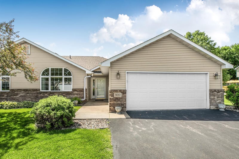 900 Golden Pond Ct, Buffalo, MN 55313