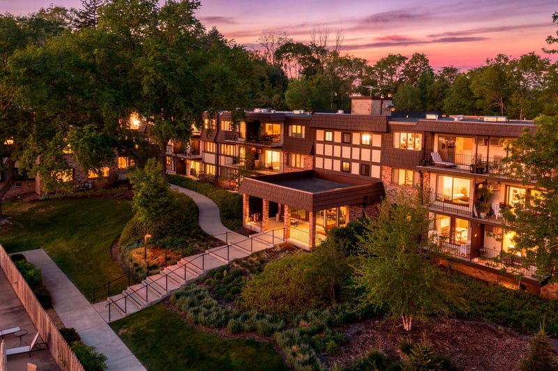 205 Barry #117, Wayzata, MN 55391