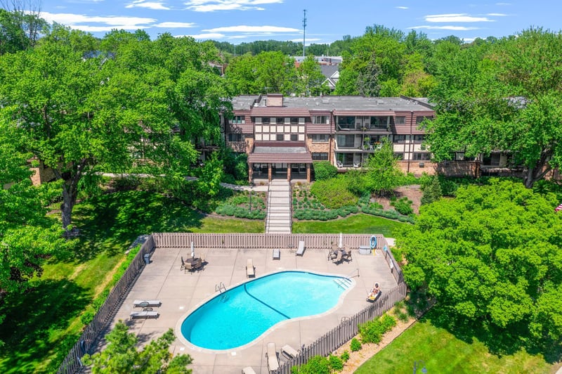 205 Barry #117, Wayzata, MN 55391