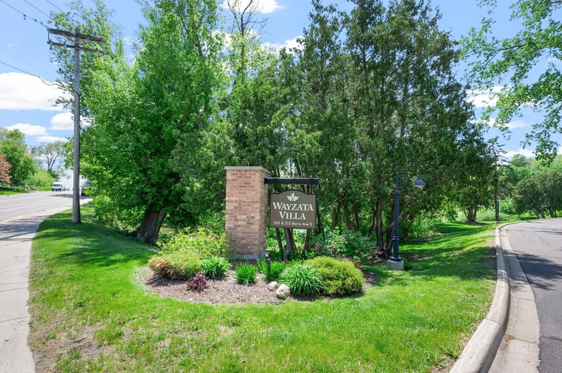 205 Barry #117, Wayzata, MN 55391