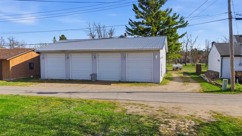 306 W 1st Ave N, Aurora, MN 55705