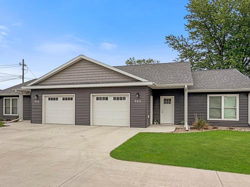 950 W 1st Ave, Edgerton, MN 56128