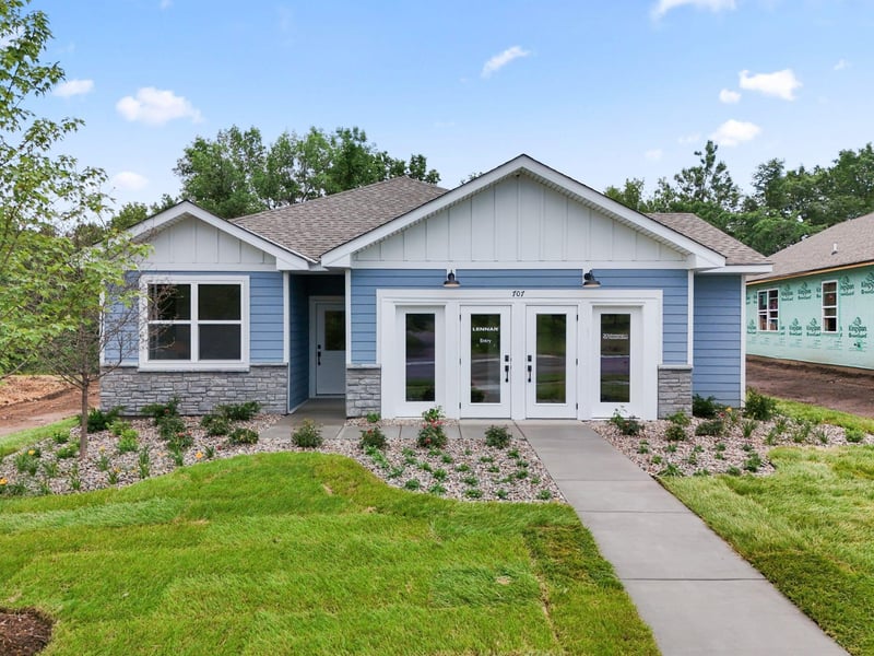 707 Vista Ct, Hanover, MN 55341