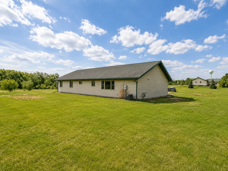 102 10th Ave, Bovey, MN 55709