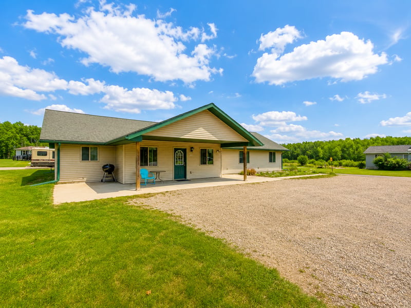 102 10th Ave, Bovey, MN 55709