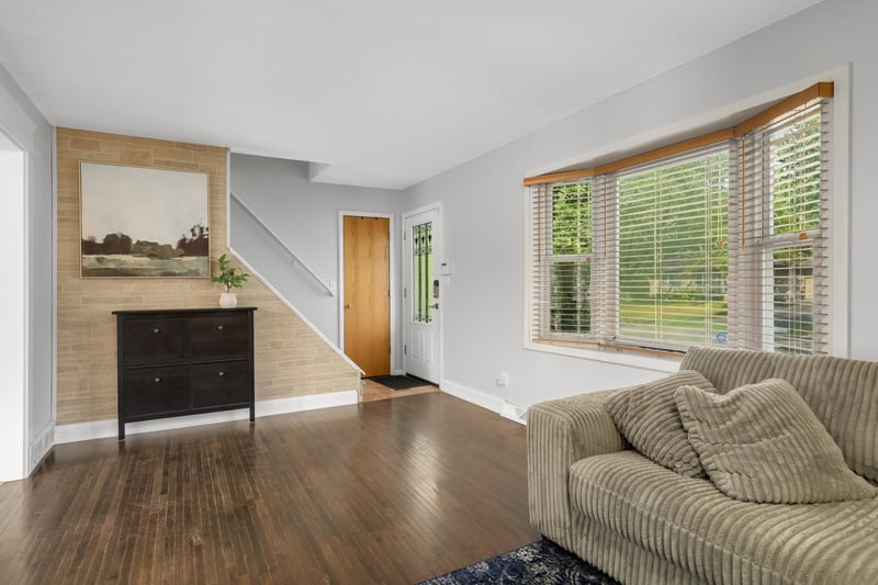 1459 Rainbow Ave, Maple Plain, MN 55359