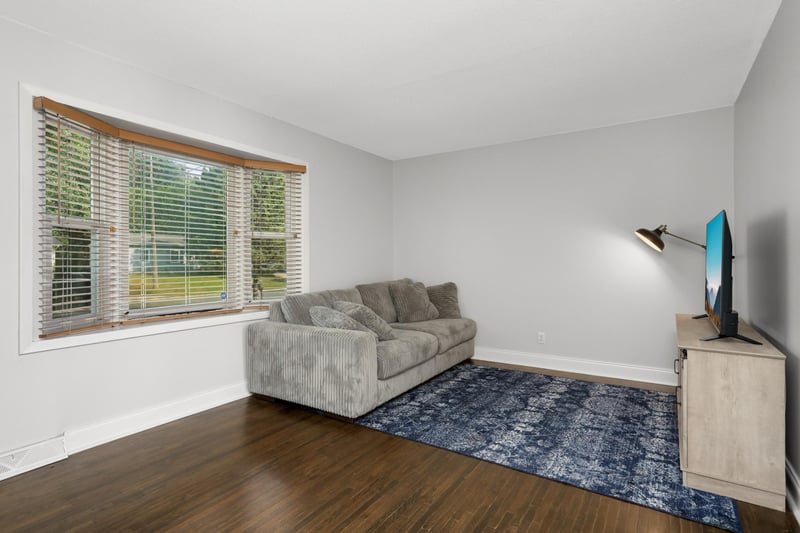 1459 Rainbow Ave, Maple Plain, MN 55359
