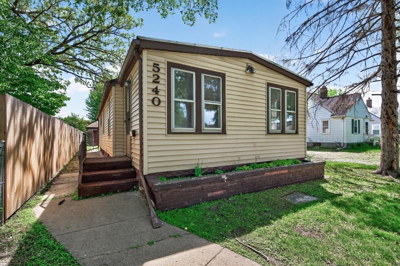 5240 Dupont Ave N, Minneapolis, MN 55430