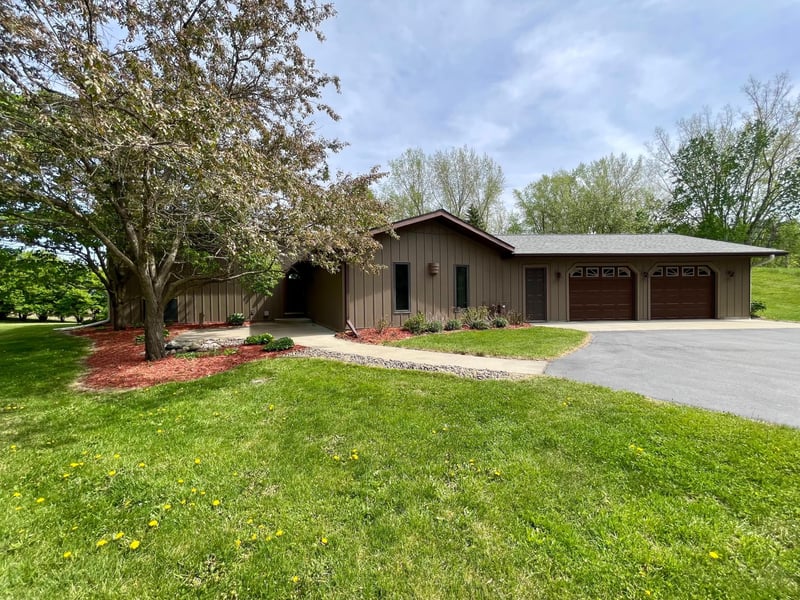 170 6th Ln NE, Oronoco, MN 55960