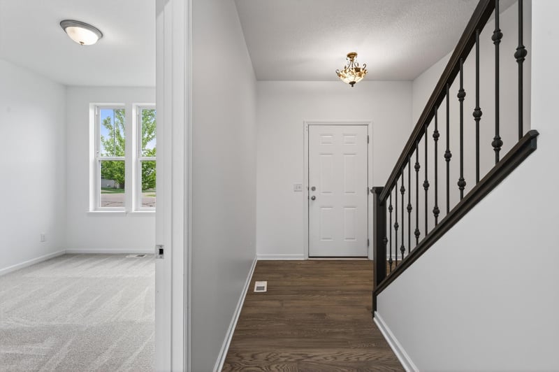 20503 Gunnison Dr, Lakeville, MN 55044