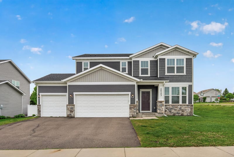 20503 Gunnison Dr, Lakeville, MN 55044