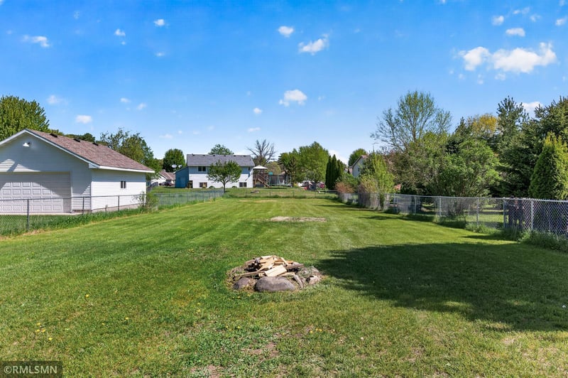 6124 258th St, Wyoming, MN 55092