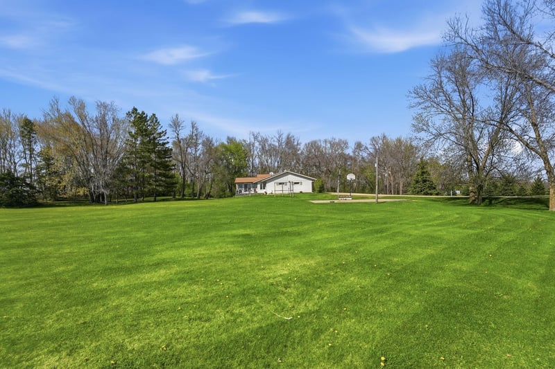 830 Calvary Rd SE, Osakis, MN 56360