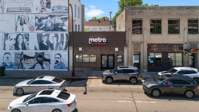 1005 W Broadway Ave, Minneapolis, MN 55411
