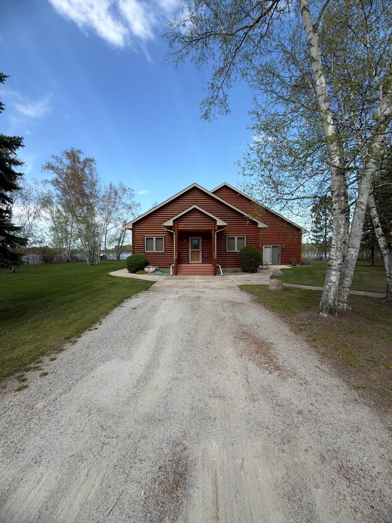 1377 Riverside Dr NW, Baudette, MN 56623