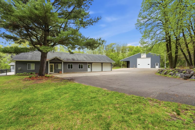 15419 Twin Lakes Rd, Little Falls, MN 56345