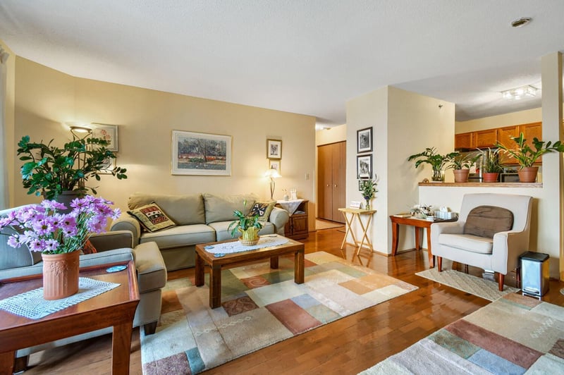 6500 Woodlake Dr #1003, Richfield, MN 55423
