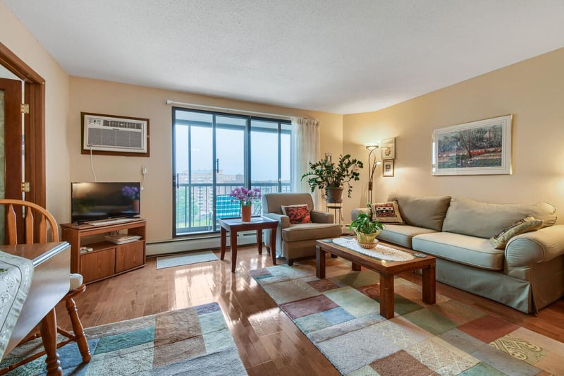 6500 Woodlake Dr #1003, Richfield, MN 55423