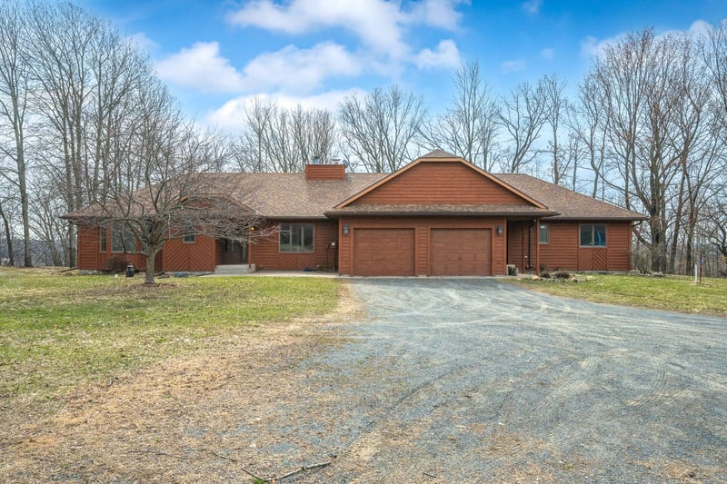 404 174th St, Amery, WI 54001