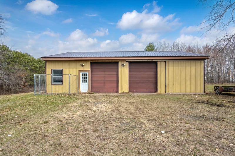 404 174th St, Amery, WI 54001