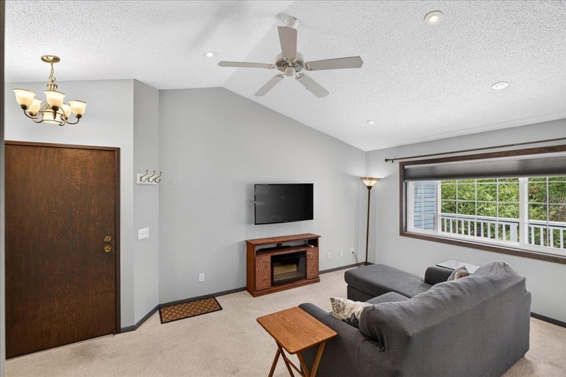 4171 3rd St NE #201, Columbia Heights, MN 55421