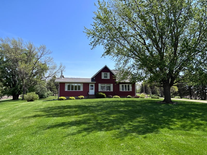 84777 State Highway 60, Madelia, MN 56062