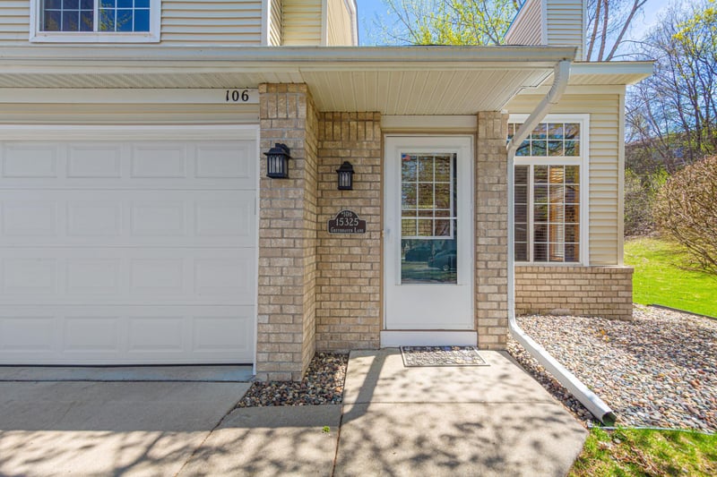 15325 Greenhaven Ln #106, Burnsville, MN 55306