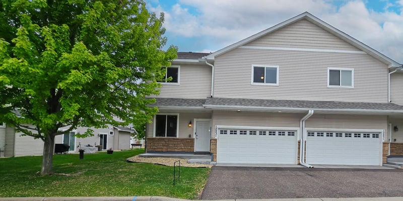 1283 County Road D Cir E #B, Vadnais Heights, MN 55109
