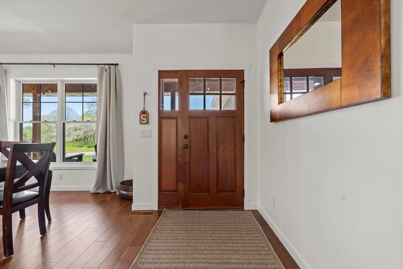 19151 Shamrock Ln, Shafer, MN 55074