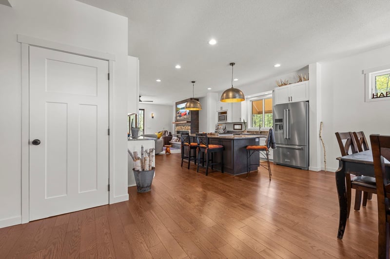 19151 Shamrock Ln, Shafer, MN 55074