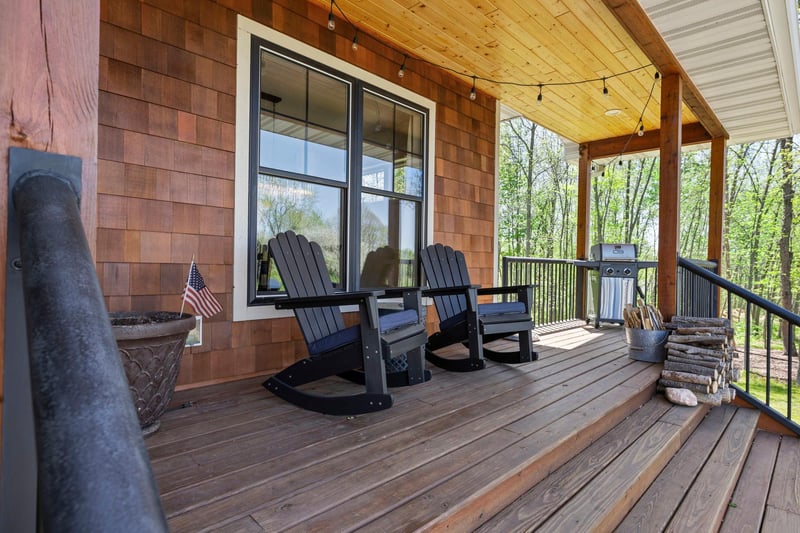 19151 Shamrock Ln, Shafer, MN 55074