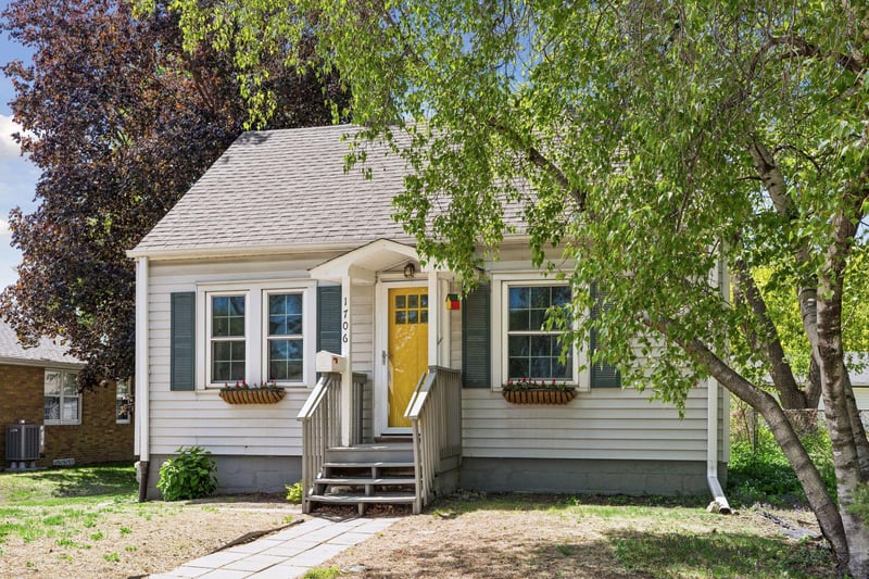 1706 Buchanan St NE, Minneapolis, MN 55413