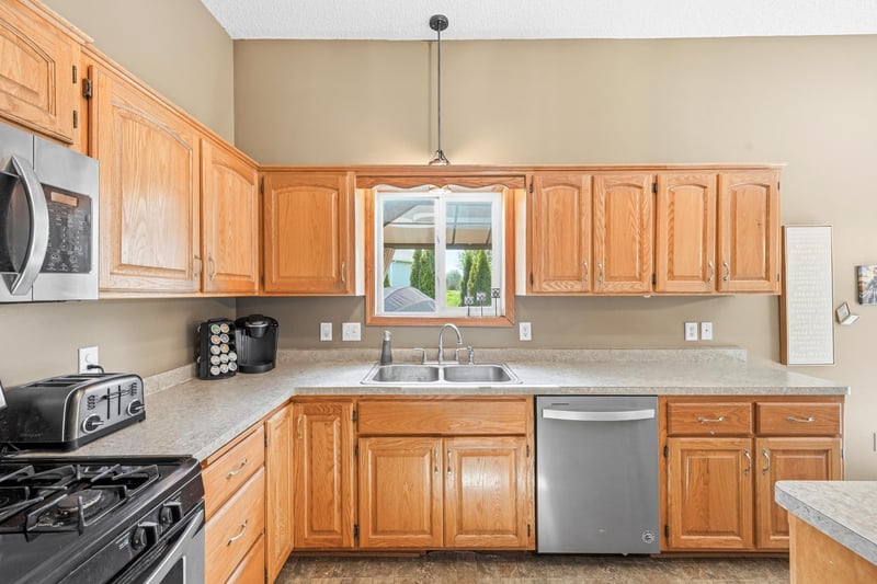 7364 Lambert Ave NE, Albertville, MN 55301