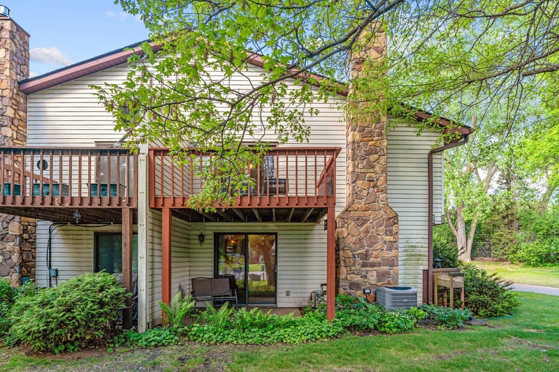 850 Martha Lake Ct, Shoreview, MN 55126