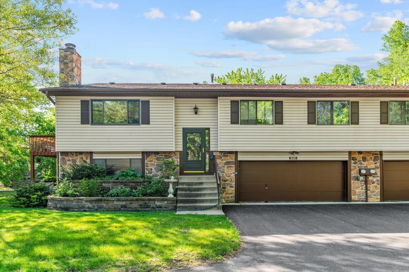 850 Martha Lake Ct, Shoreview, MN 55126
