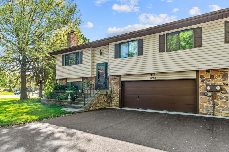 850 Martha Lake Ct, Shoreview, MN 55126