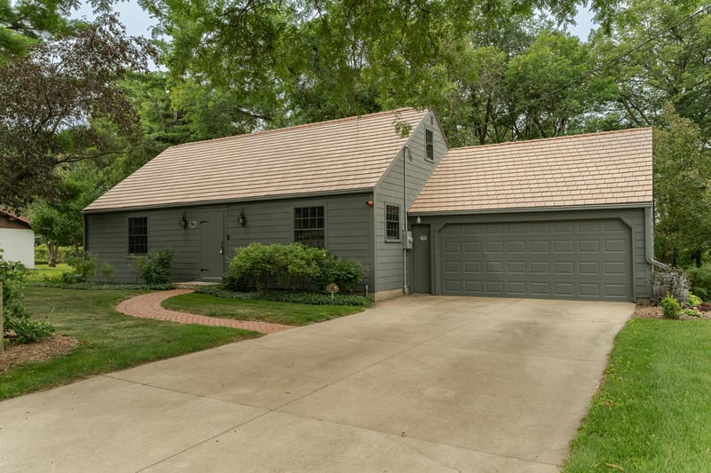 2645 Riverside Ln NE, Rochester, MN 55906