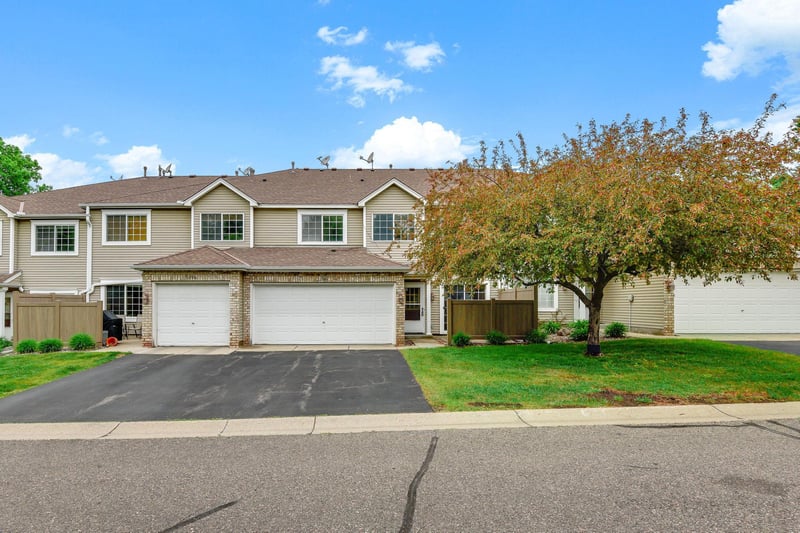 11256 Providence Ln, Eden Prairie, MN 55344