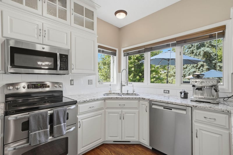9644 Tree Farm Rd, Eden Prairie, MN 55347