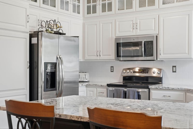 9644 Tree Farm Rd, Eden Prairie, MN 55347