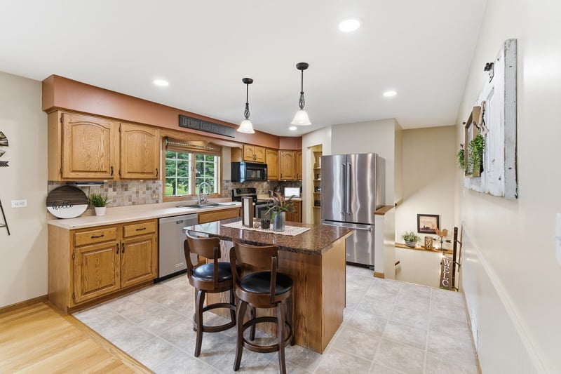 130 Half Moon Rd, Wells, MN 56097