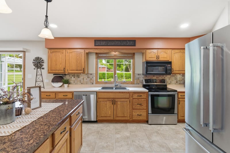 130 Half Moon Rd, Wells, MN 56097