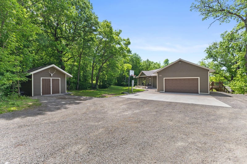 8259 Barton Ave NW, Buffalo, MN 55313