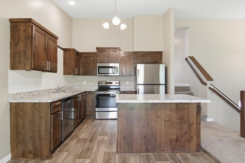 39571 Oak Park Trl, North Branch, MN 55056