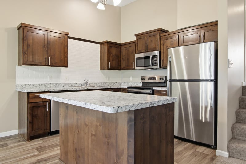 39571 Oak Park Trl, North Branch, MN 55056